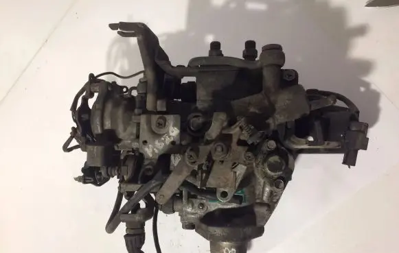 Mazda 626 Fuel injection high pressure pump RFG513800D Z1366269 1047490572
