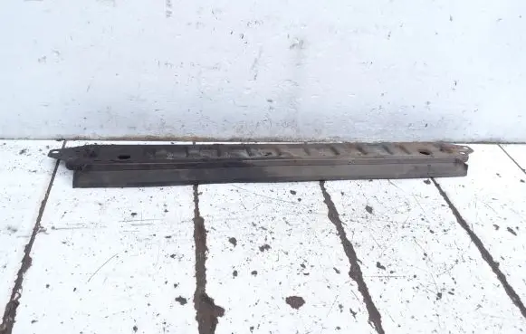 Volvo V70 Bottom radiator support slam panel 