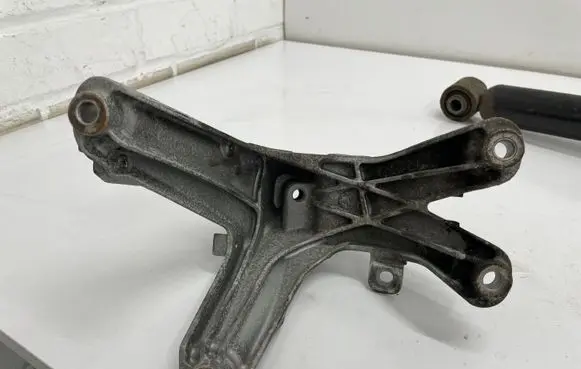 Audi A5 8T 8F Engine mounting bracket 8K0199308