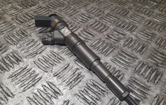 BMW X3 E83 Fuel injector 7790092 0445110161