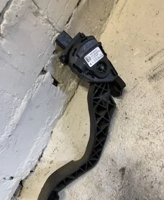 Citroen C3 Pluriel Accelerator throttle pedal 968075688002
