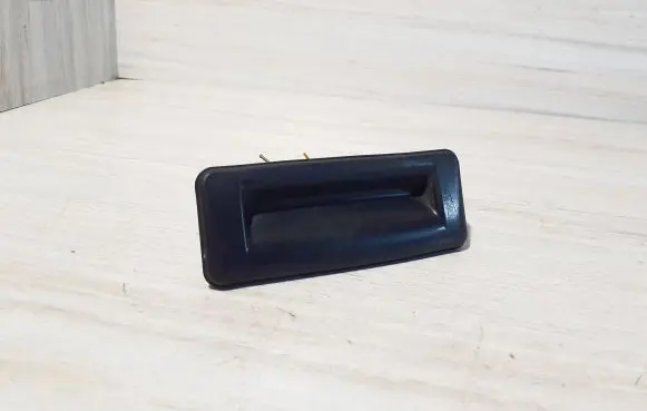 Audi A1 Tailgate opening switch 5J0827229