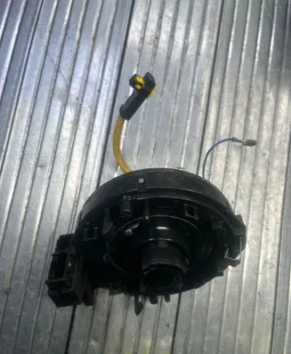 Toyota Yaris Airbag slip ring squib (SRS ring) D3F0152