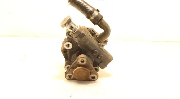 Audi A4 S4 B5 8D Power steering pump