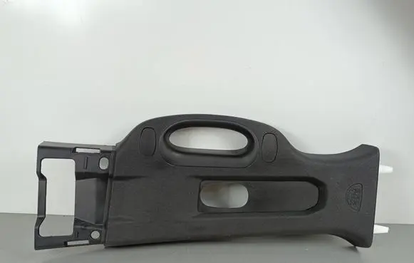 Ram 1500 (B) pillar trim (top)