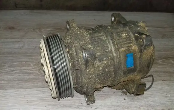 Volvo S80 Air conditioning (A/C) compressor (pump) 8708581