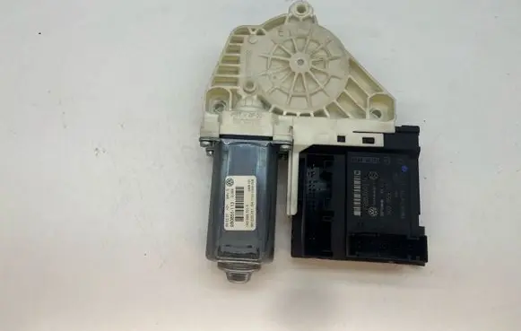 Volkswagen PASSAT B6 Front door window regulator motor 1K0959793L
