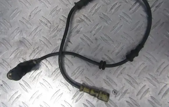 Opel Vectra B ABS brake wheel speed sensor 90464775
