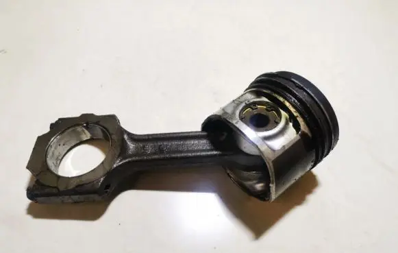 Alfa Romeo 166 Piston with connecting rod