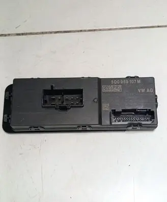Volkswagen PASSAT B8 Other control units/modules 5Q0959107M 5Q0959107C A2C74858405