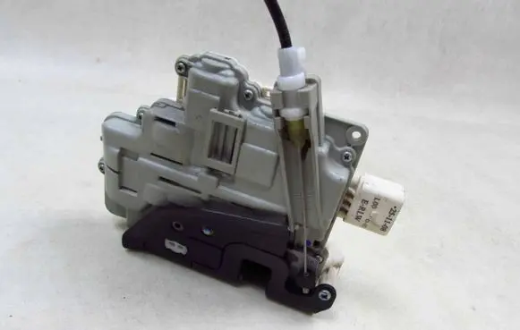 Audi A6 S6 C6 4F Front door lock 52519