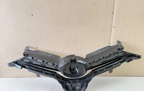 Toyota Auris E180 Front bumper upper radiator grill 5311402380