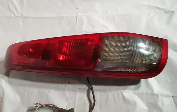 Nissan X-Trail T30 Rear/tail lights B46L