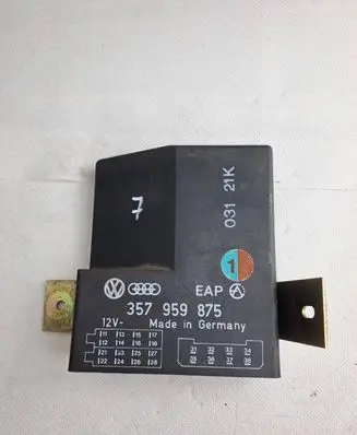 Volkswagen PASSAT B3 Other control units/modules 357959875