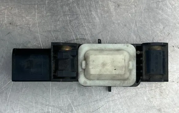 Mercedes-Benz S W220 Airbag deployment crash/impact sensor 0028200826 301813005