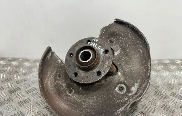 Rear wheel hub