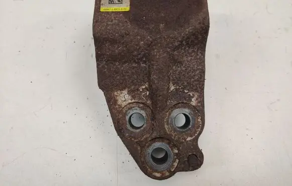 Engine mount bracket