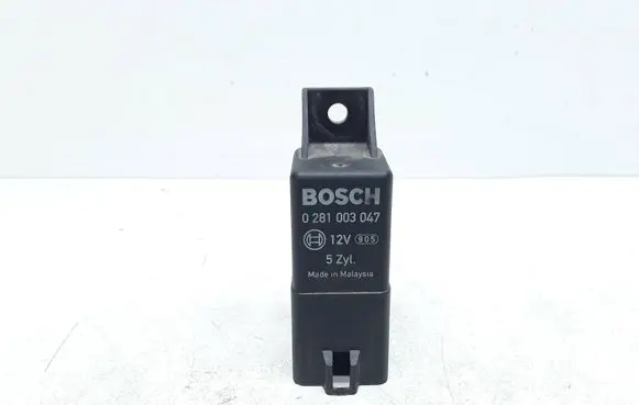 Volvo S60 Glow plug pre-heat relay 30785663 0281003047