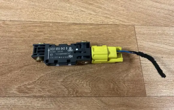 Audi A4 S4 B7 8E 8H Airbag deployment crash/impact sensor 8E0959643B 011498 141105