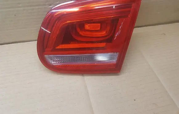 Volkswagen Eos Tailgate rear/tail lights 178040