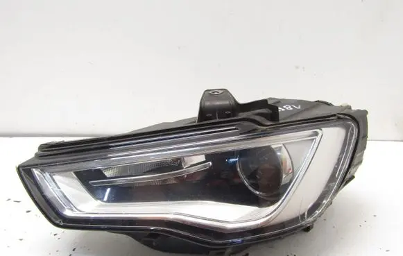 Audi A3 S3 8V Headlight/headlamp 8V0941005A