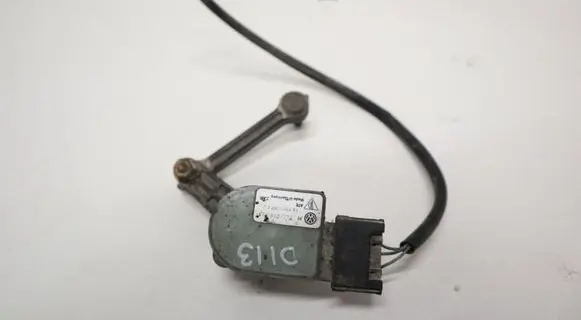 Volkswagen Touareg I Headlight/headlamp level sensor 8E0907503