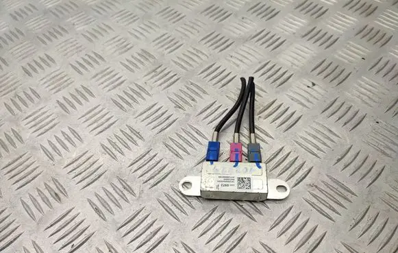Opel Mokka X Aerial antenna amplifier 20960972
