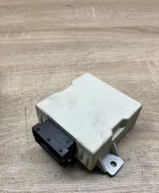 Toyota Avensis T250 Window wiper relay 150696