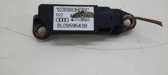 Audi A3 S3 8L Airbag deployment crash/impact sensor 8L0959643B 02303053HGPX 270298
