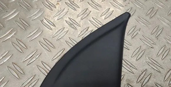 Toyota Yaris XP210 Other front door trim element 67491K0030