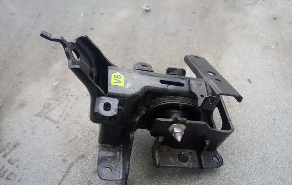 Toyota Yaris Gearbox mount