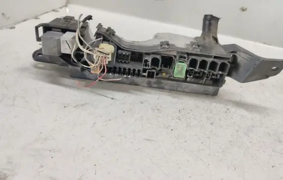 Toyota Avensis T250 Fuse module