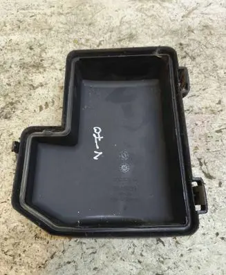 Volvo V70 Fuse box cover 8645259