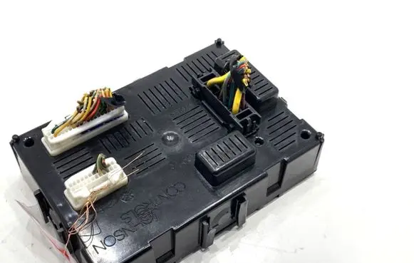 Nissan Note (E11) Other control units/modules 284B29U01A
