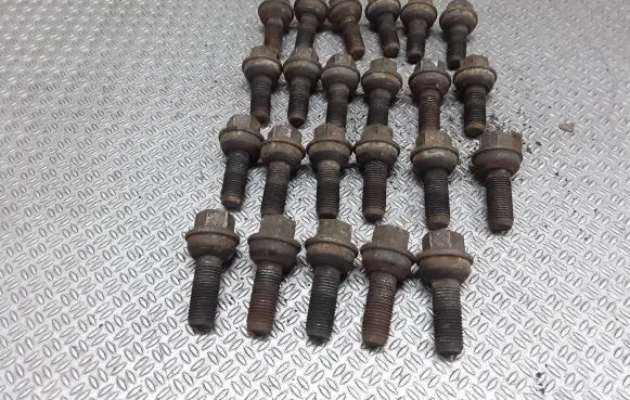 Mercedes-Benz Sprinter W906 Nuts/bolts 