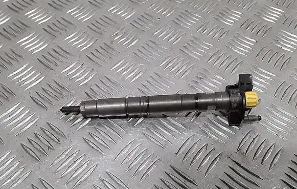 Audi A5 8T 8F Fuel injector 0445116030