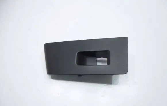 Volkswagen PASSAT B7 Rear door window switch trim 3AA868750
