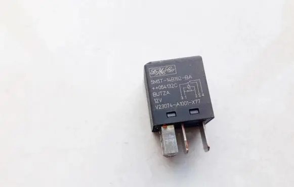 Ford Mondeo Mk III Other relay 5m5t14b192aa 5m5t-14b192-aa