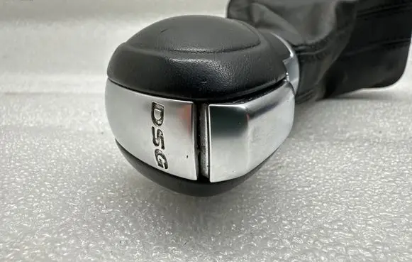 Volkswagen PASSAT B7 Gear lever shifter trim leather/knob 