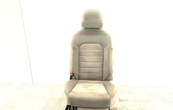 Volkswagen Golf VII Front driver seat 