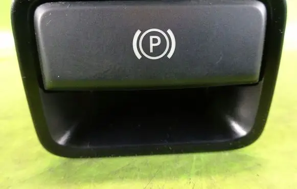 Infiniti Q30 Hand parking brake switch A2469050451