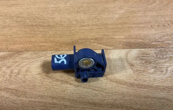 Mercedes-Benz E W212 Airbag deployment crash/impact sensor A2128204926 5WK43872