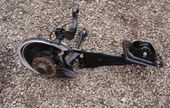 Volkswagen Touran I Rear wheel hub spindle/knuckle 