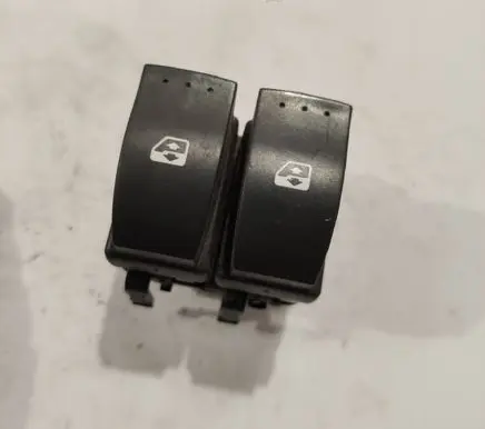Renault Laguna II Electric window control switch 018469D