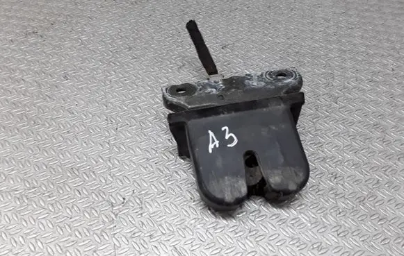 Audi A3 S3 8L Tailgate/trunk/boot lock/catch/latch 8L0827520C