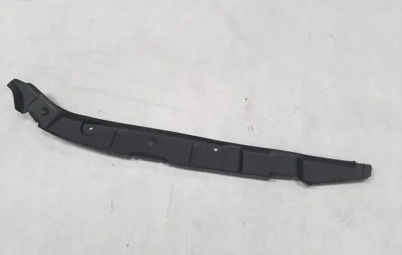 Audi Q7 4M Fender end trim 