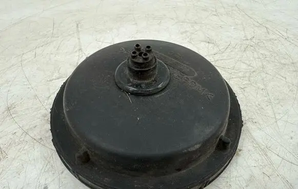Headlight/headlamp dust cover
