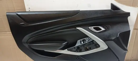 Chevrolet Camaro Front door card panel trim 84557710