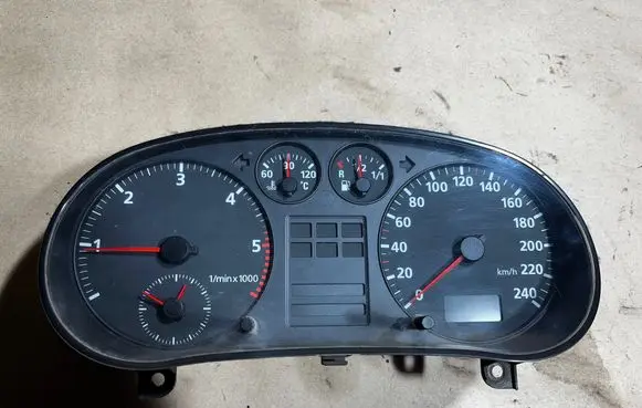 Audi A3 S3 8L Speedometer (instrument cluster) 88311