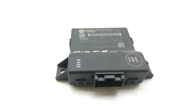 Audi A4 S4 B8 8K Gateway control module 8T0907468H